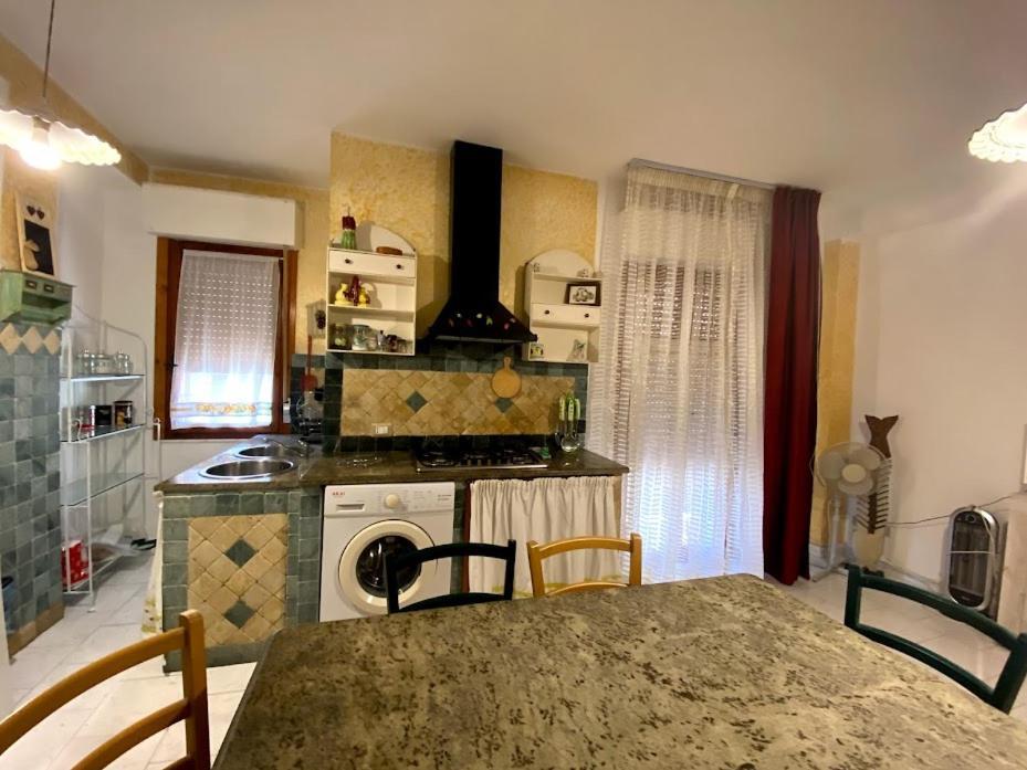 Casa Vacanze Margherita Porto Torres Eksteriør billede